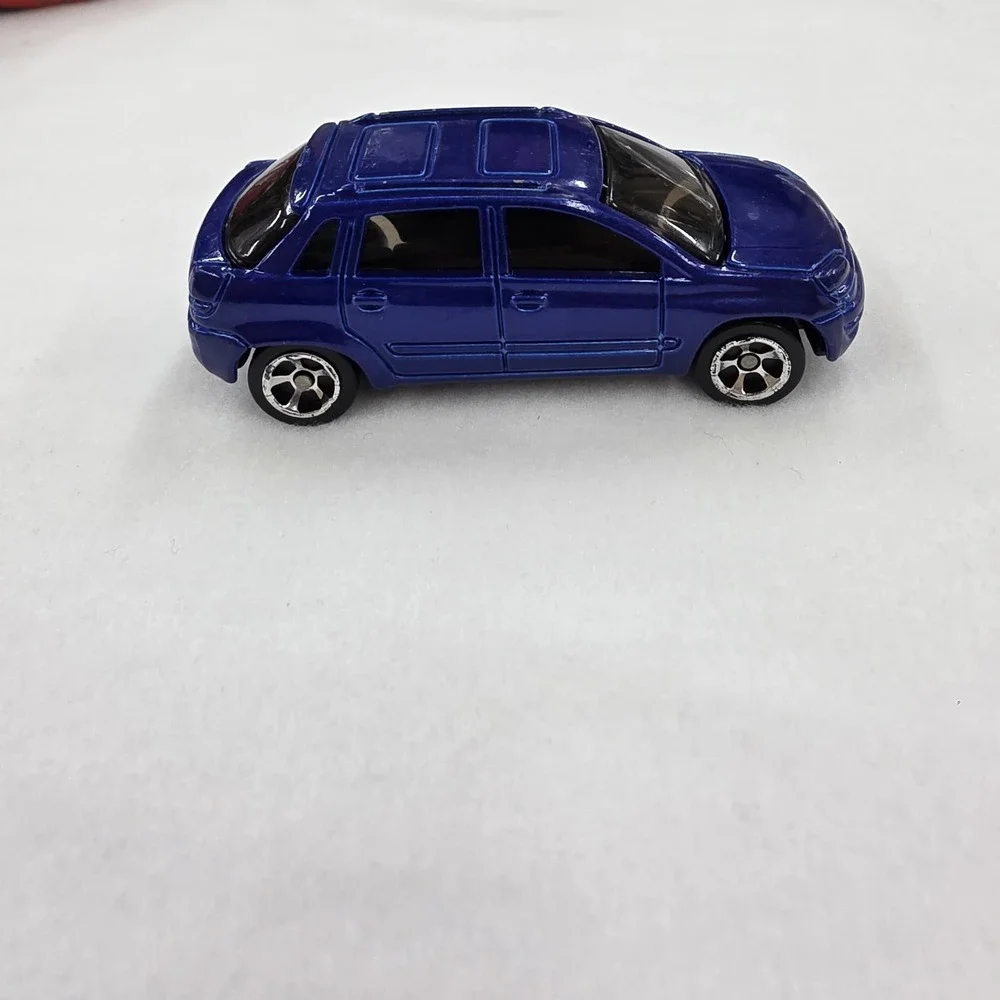 Maisto Fresh Metal Series Chevrolet Traverse 1:64 Diecast Car 2000 Blue Used